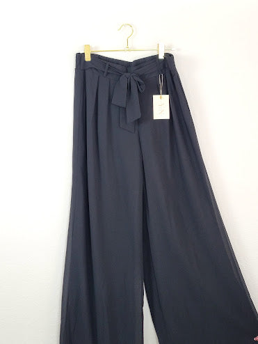 Pantalones negros de pierna ancha