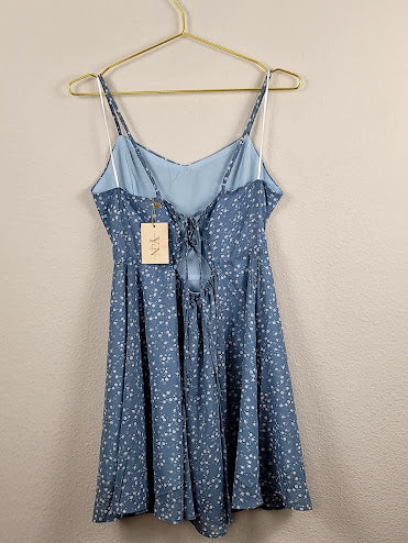 Vestido azul con flores