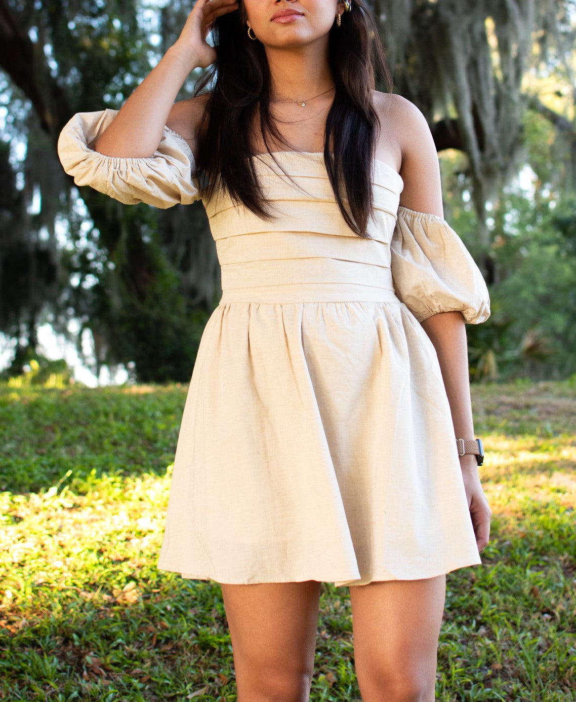 Vestido Emerson con hombros descubiertos