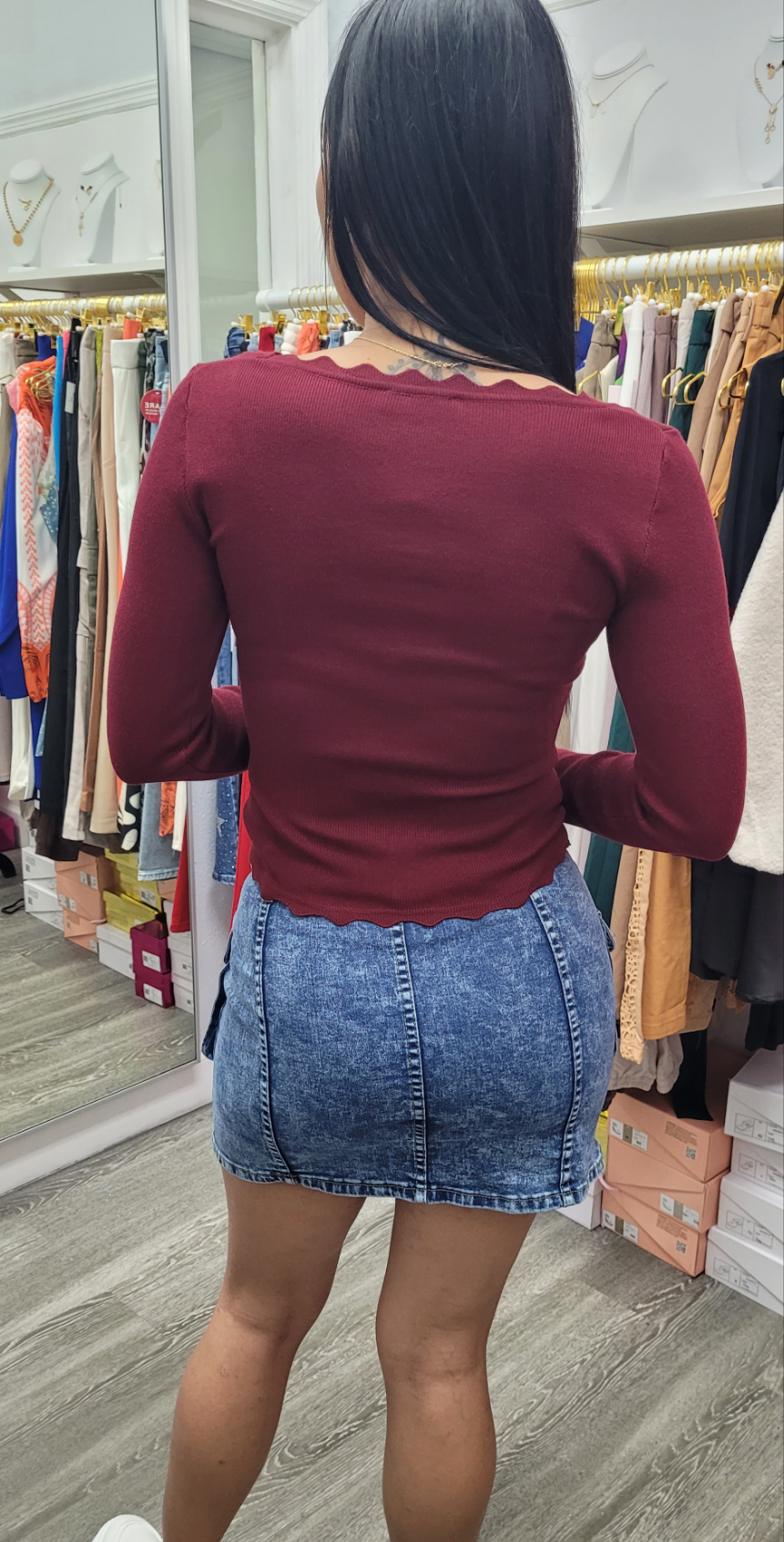 SCALLOP EDGE SOLID TOP
