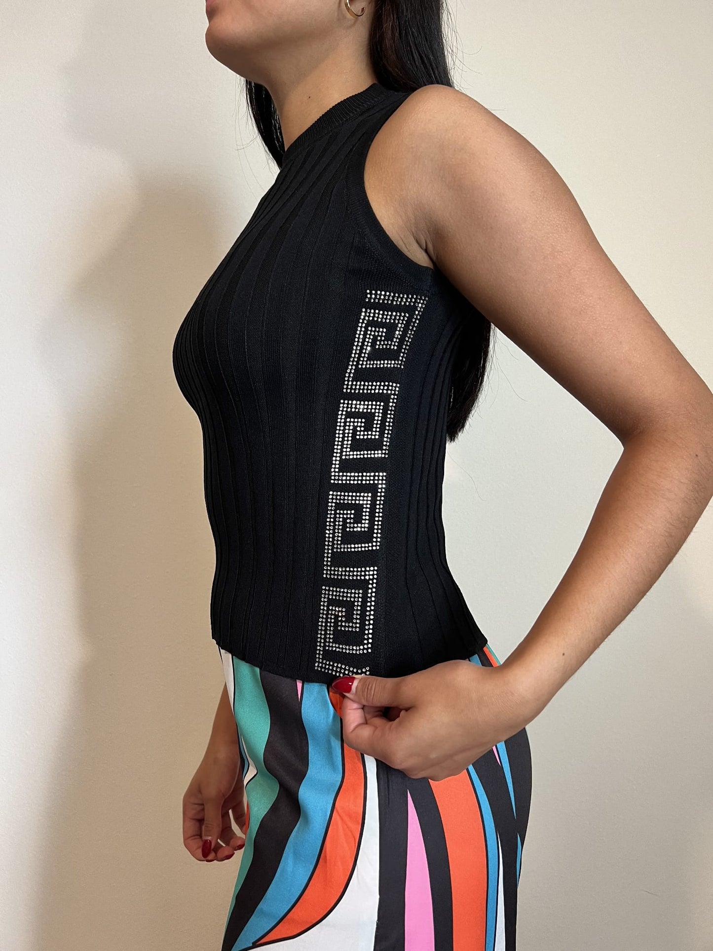 Top de cuello alto sin mangas