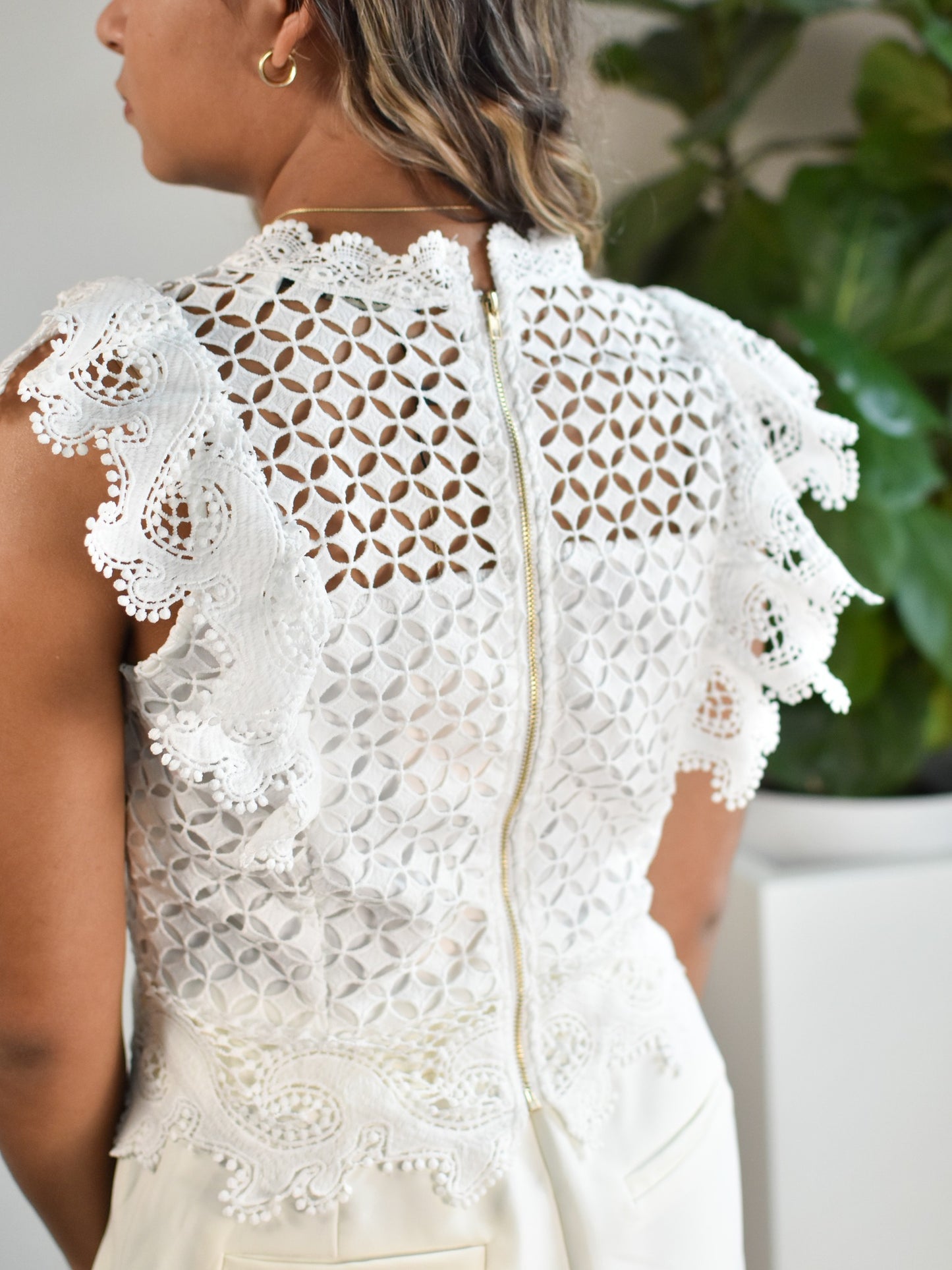 Blusa blanca sin mangas
