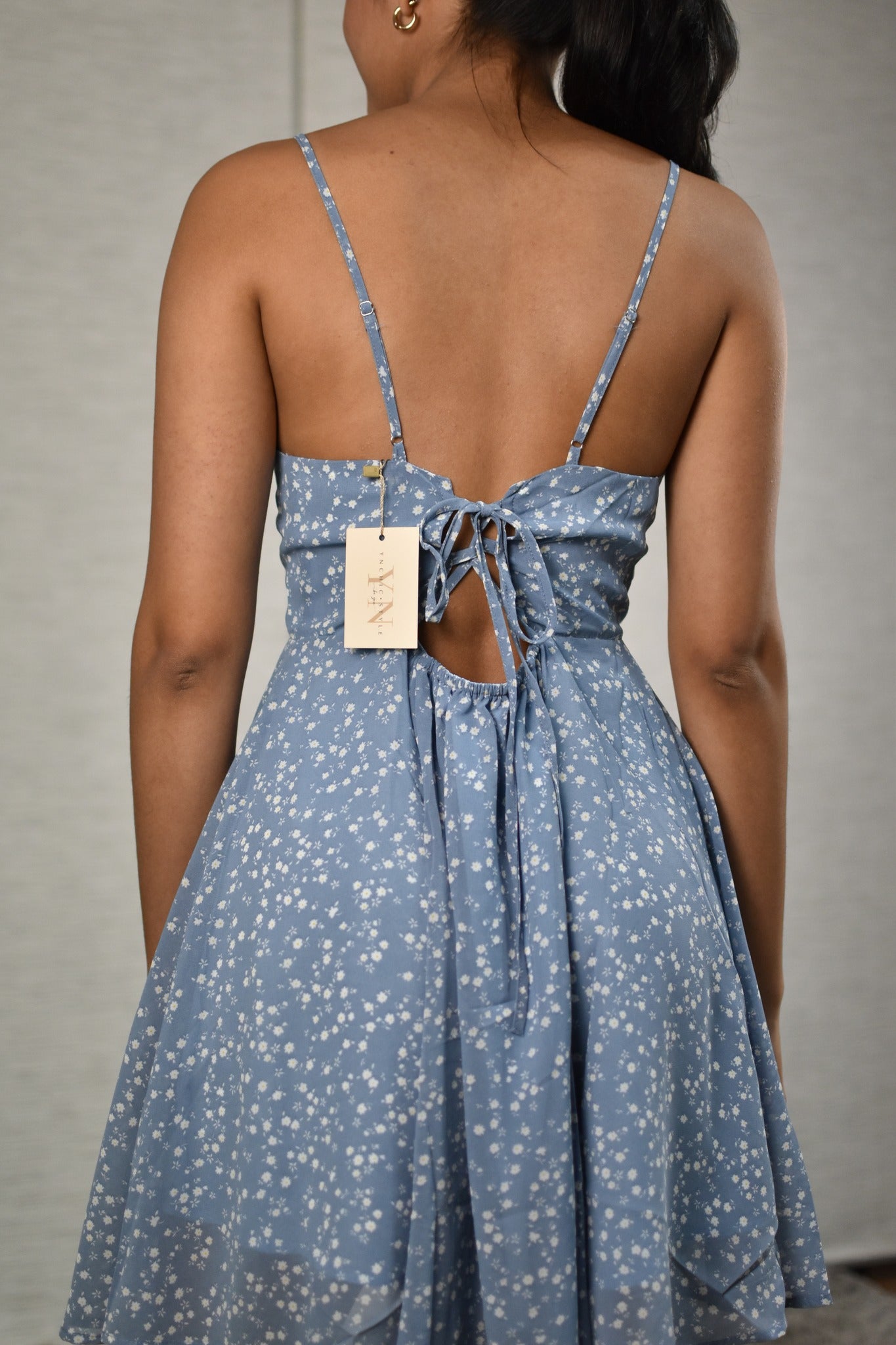 Vestido azul con flores