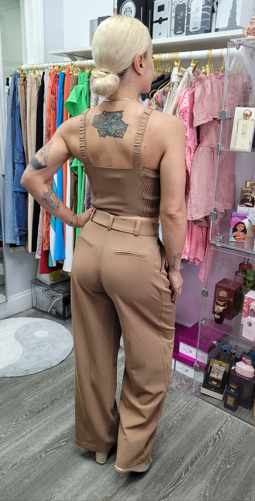 CONJUNTO TOP SIN MANGAS CON PANTALÓN PALAZZO